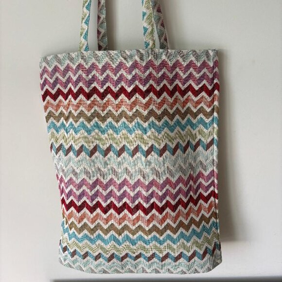 DE LA MUR Large Tote Bag Colorful Chevron Pattern Made in Barcelona, Spain NWT - Picture 2 of 3